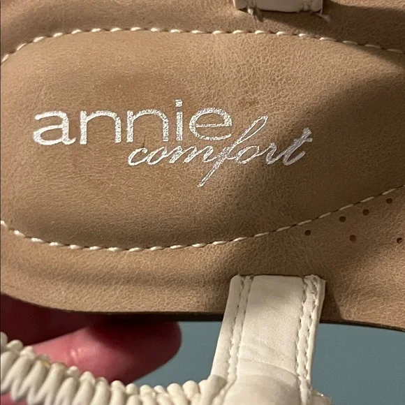 Annie Women's 6.5 White Floral Rhinestone Beaded Flat Sandals, NWOT - Picture 9 of 10